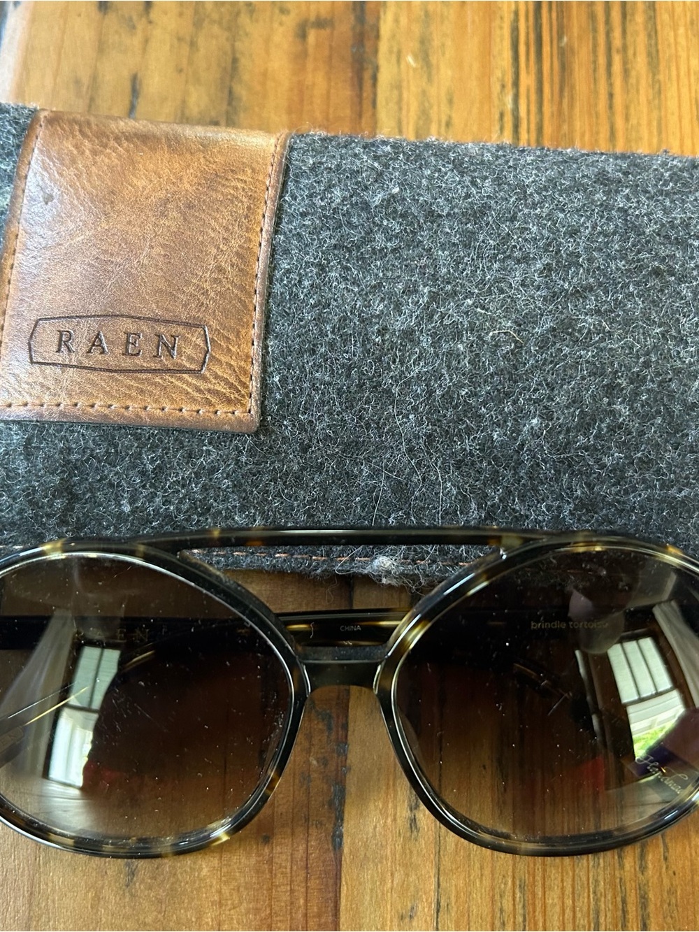 RAEN Torrey Brindle Tortoise Sunglasses with Brown Gradient Lenses and Felt Case
